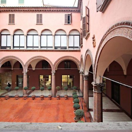 Ugo Bassi Lux Apartment Bologna Luaran gambar