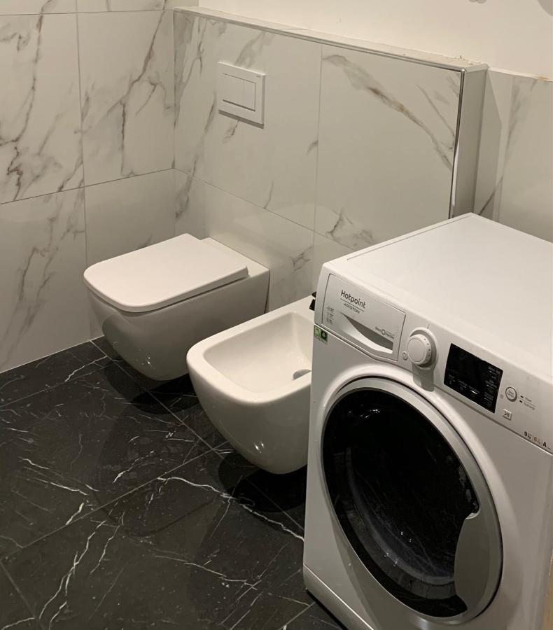 Ugo Bassi Lux Apartment Bologna Luaran gambar