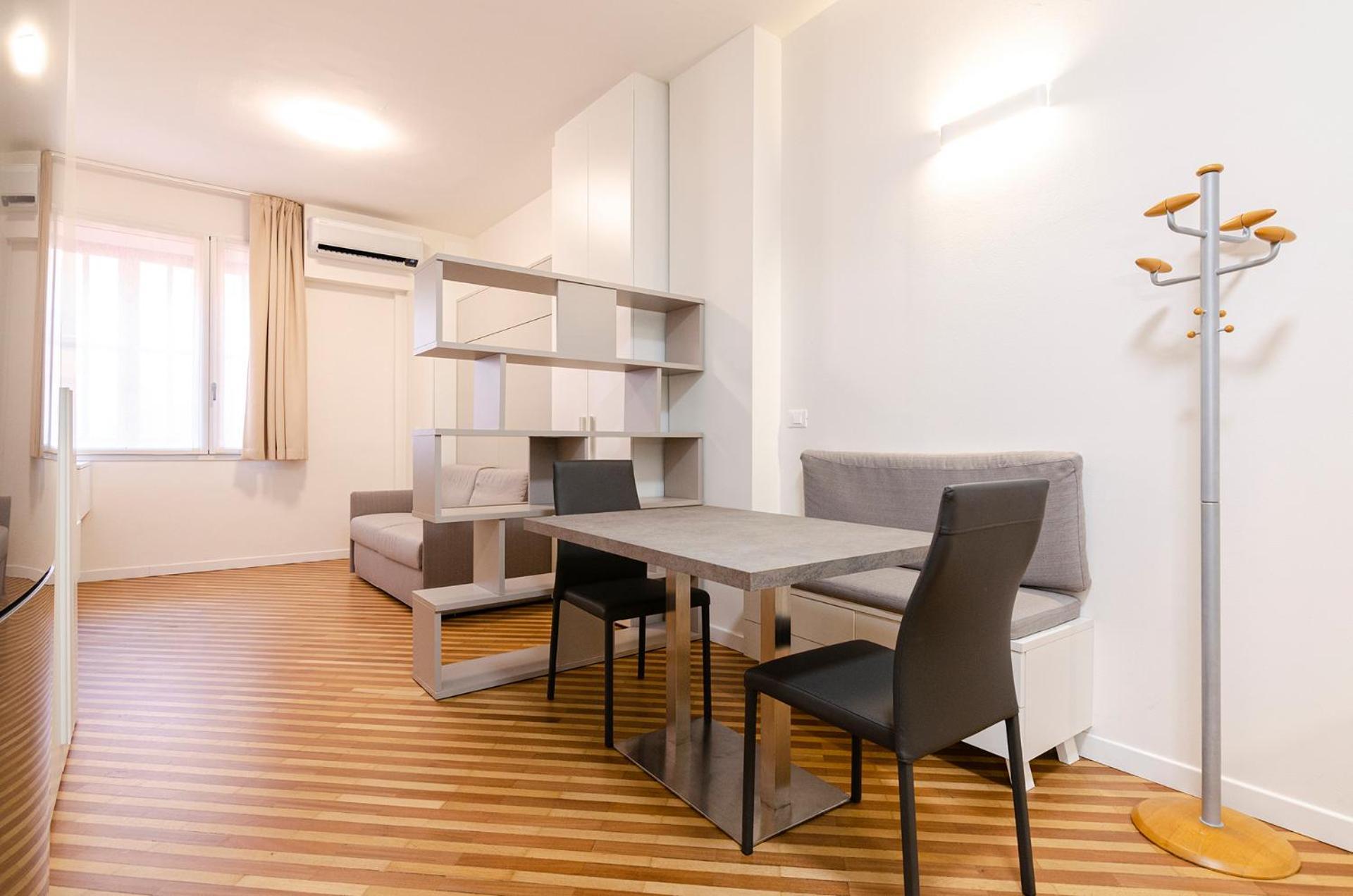 Ugo Bassi Lux Apartment Bologna Luaran gambar